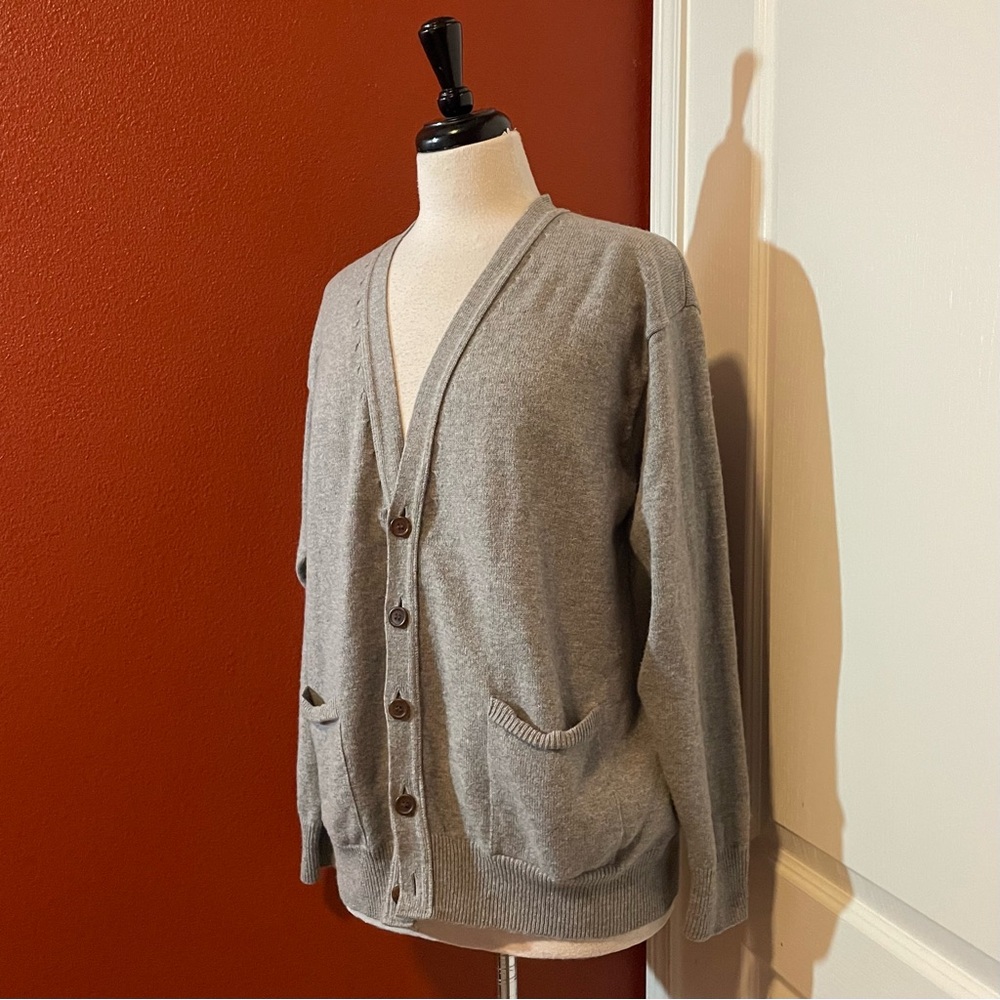 WoolOvers Men’s 100% Lambswool Heather Gray V Neck Preppy Schoolboy Cardigan